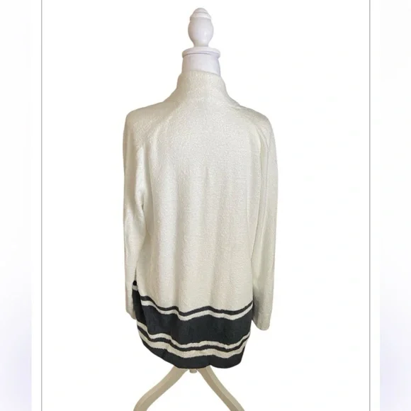 Women’s Barefoot Dreams Long Cardigan, size M, Cozy Lite Chic Material, Leisure - Picture 3 of 6